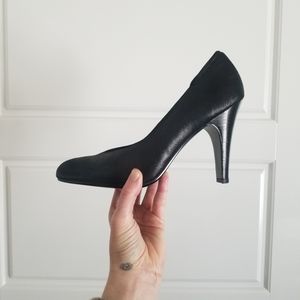 NWT Chinese Laundry black pumps